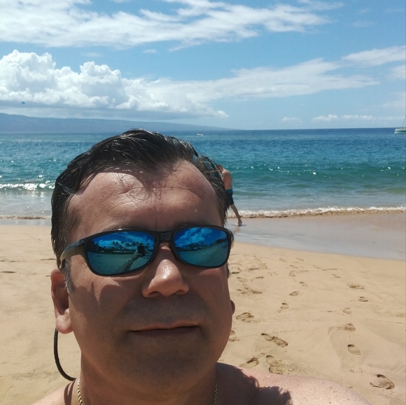 Meet your Posher, Rob - Picture 16 of 17